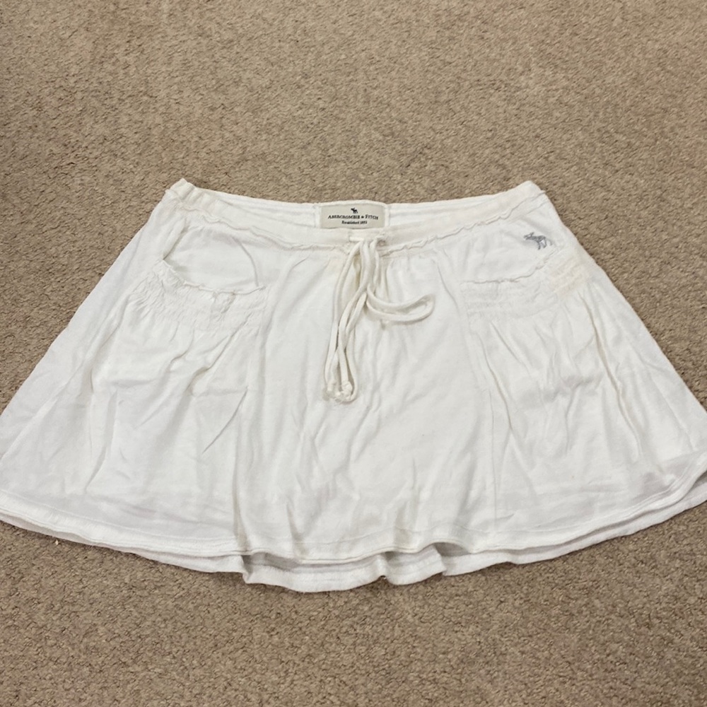 Abercrombie and fitch white skirt